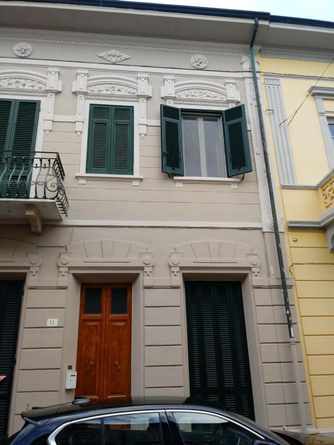 Casa Sara Villa Виареджо Екстериор снимка